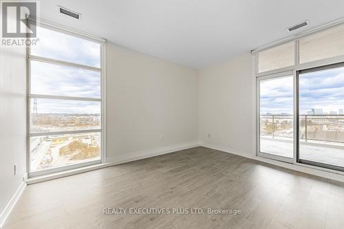 709 - 1 Leaside Park Drive, Toronto, ON - Indoor Photo Showing Other Room