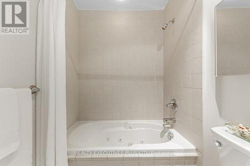 709 - 1 Leaside Park Drive, Toronto, ON - Indoor Photo Showing Bathroom