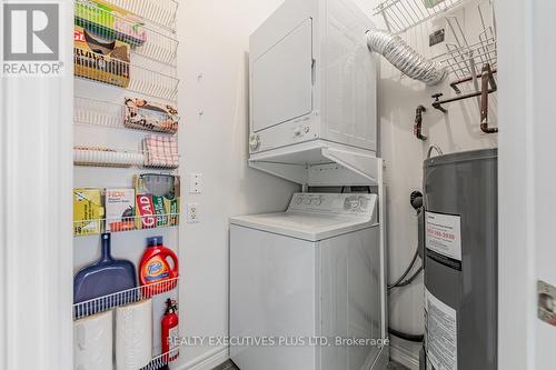 709 - 1 Leaside Park Drive, Toronto, ON - Indoor Photo Showing Laundry Room