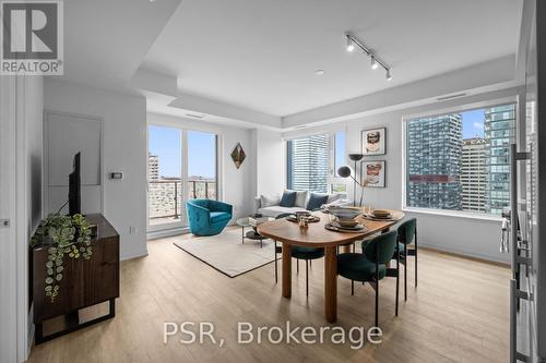 3609 - 101 Roehampton Avenue, Toronto, ON - Indoor Photo Showing Dining Room