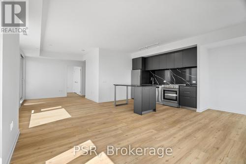 3708 - 101 Roehampton Avenue, Toronto, ON - Indoor Photo Showing Kitchen