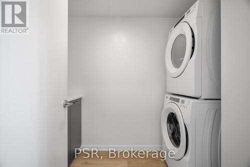 3708 - 101 Roehampton Avenue, Toronto, ON - Indoor Photo Showing Laundry Room