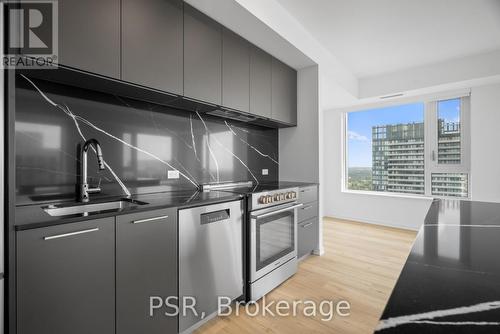 3708 - 101 Roehampton Avenue, Toronto, ON - Indoor Photo Showing Kitchen