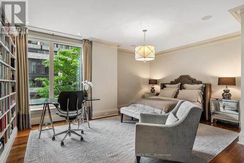 1A - 1 St Thomas Street, Toronto, ON - Indoor Photo Showing Bedroom