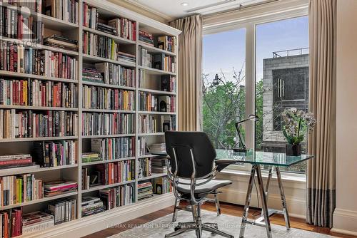 1A - 1 St Thomas Street, Toronto, ON - Indoor Photo Showing Office