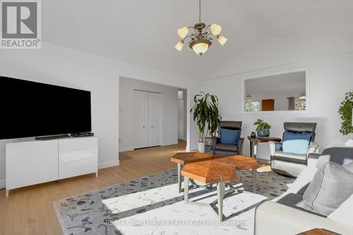 1227 Lafortune Drive, North Dundas, ON - Indoor Photo Showing Living Room