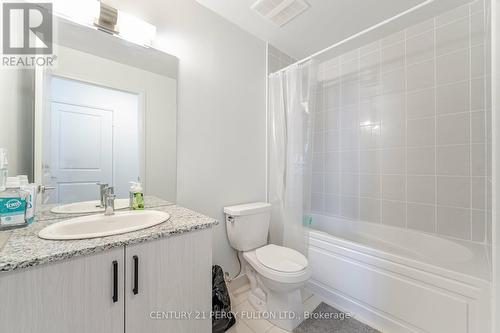 611 - 10 Meadowglen Place, Toronto, ON - Indoor Photo Showing Bathroom