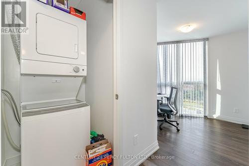 611 - 10 Meadowglen Place, Toronto, ON - Indoor Photo Showing Laundry Room