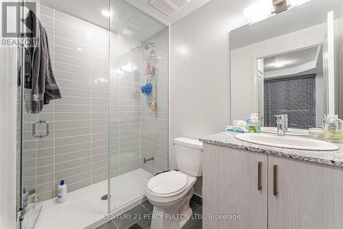 611 - 10 Meadowglen Place, Toronto, ON - Indoor Photo Showing Bathroom