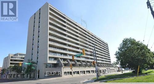 1205 - 55 William Street E, Oshawa, ON - Outdoor