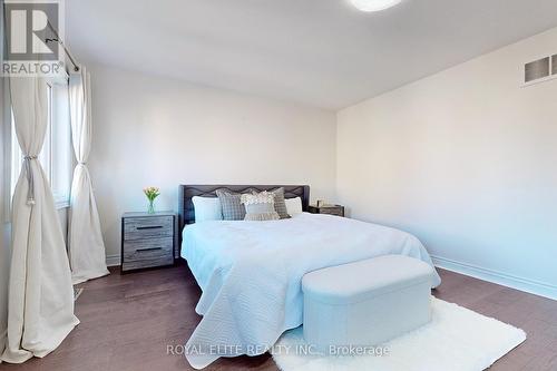 56 Mancini Crescent, Richmond Hill, ON - Indoor Photo Showing Bedroom