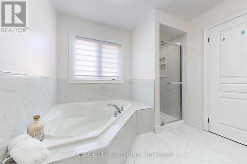 56 Mancini Crescent, Richmond Hill, ON - Indoor Photo Showing Bathroom