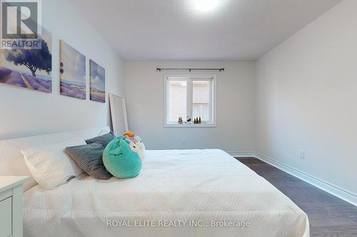 56 Mancini Crescent, Richmond Hill, ON - Indoor Photo Showing Bedroom