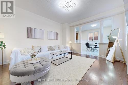 56 Mancini Crescent, Richmond Hill, ON - Indoor Photo Showing Other Room