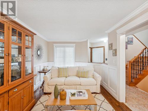 1190 Andrade Lane, Innisfil, ON - Indoor Photo Showing Living Room