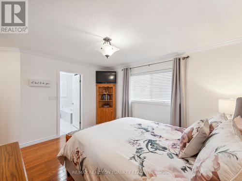 1190 Andrade Lane, Innisfil, ON - Indoor Photo Showing Bedroom