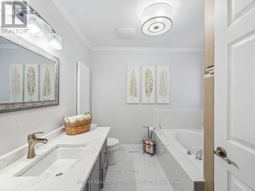 1190 Andrade Lane, Innisfil, ON - Indoor Photo Showing Bathroom