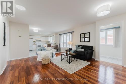 18 Neelin Street E, Lanark, ON - Indoor Photo Showing Living Room