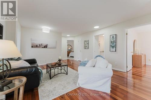 18 Neelin Street E, Lanark, ON - Indoor Photo Showing Living Room