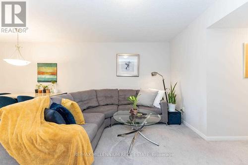 26 - 3200 Singleton Avenue, London, ON - Indoor Photo Showing Living Room