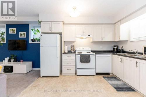 26 - 3200 Singleton Avenue, London, ON - Indoor Photo Showing Kitchen With Double Sink