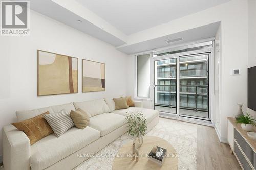 1208 - 212 King William Street, Hamilton, ON - Indoor Photo Showing Living Room