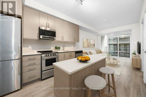 1208 - 212 King William Street, Hamilton, ON - Indoor Photo Showing Kitchen