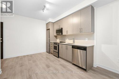 1208 - 212 King William Street, Hamilton, ON - Indoor Photo Showing Kitchen