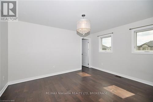 6254 Shapton Crescent, Niagara Falls, ON - Indoor Photo Showing Other Room