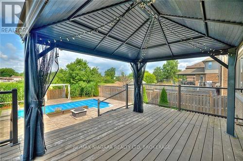 6254 Shapton Crescent, Niagara Falls, ON - Outdoor With Above Ground Pool With Deck Patio Veranda With Exterior