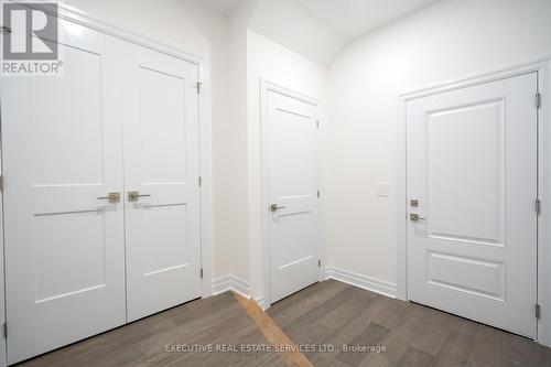 7507 Splendour Drive, Niagara Falls, ON - Indoor Photo Showing Other Room