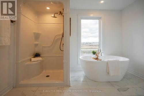 7507 Splendour Drive, Niagara Falls, ON - Indoor Photo Showing Bathroom