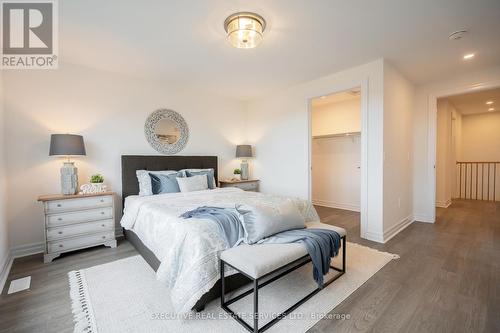 7507 Splendour Drive, Niagara Falls, ON - Indoor Photo Showing Bedroom