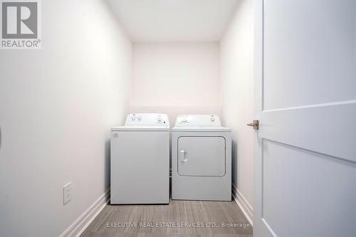 7507 Splendour Drive, Niagara Falls, ON - Indoor Photo Showing Laundry Room