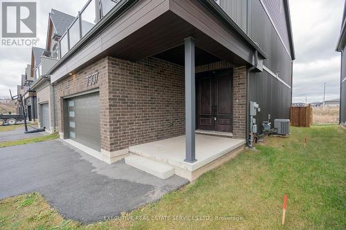 7507 Splendour Drive, Niagara Falls, ON - Outdoor