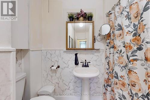 48 Moberly Street, Collingwood, ON - Indoor Photo Showing Bathroom