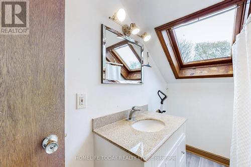 48 Moberly Street, Collingwood, ON - Indoor Photo Showing Bathroom