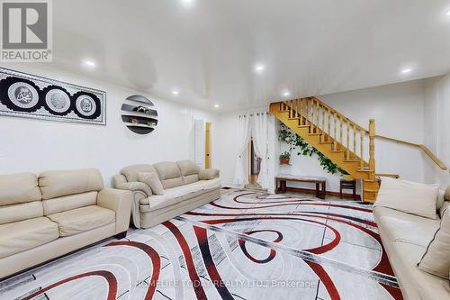 48 Moberly Street, Collingwood, ON - Indoor Photo Showing Living Room