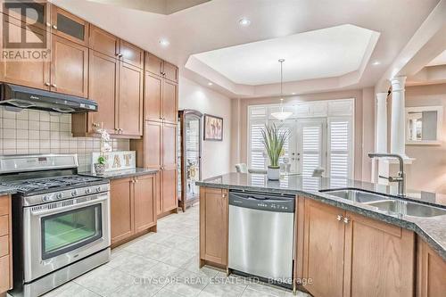 3274 Erin Centre Boulevard, Mississauga, ON - Indoor Photo Showing Kitchen With Double Sink