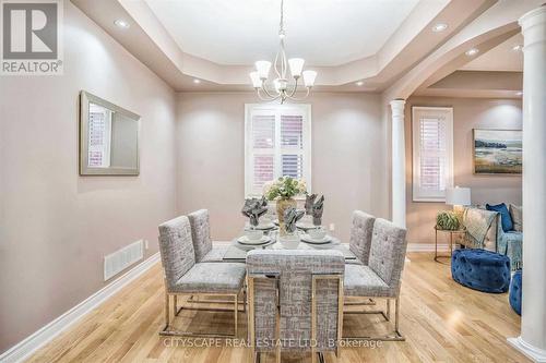 3274 Erin Centre Boulevard, Mississauga, ON - Indoor Photo Showing Dining Room