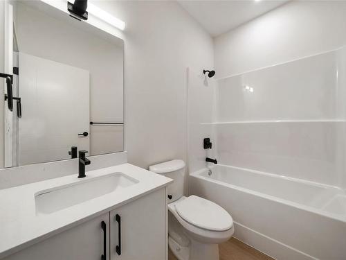 408-2770 Winster Rd, Langford, BC - Indoor Photo Showing Bathroom