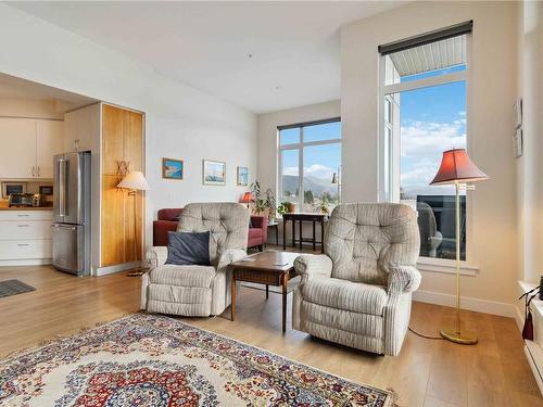 604-6609 Goodmere Rd, Sooke, BC - Indoor Photo Showing Living Room