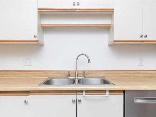 403-1560 Hillside Ave, Victoria, BC - Indoor Photo Showing Kitchen With Double Sink