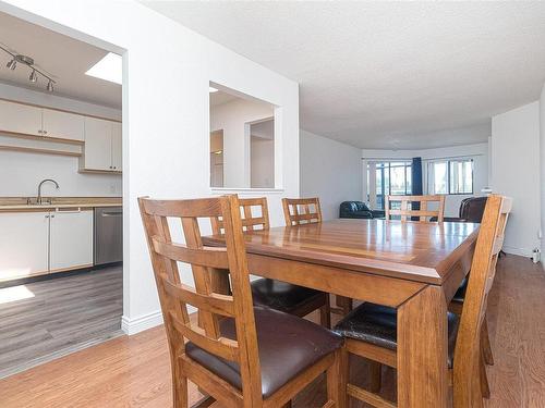 403-1560 Hillside Ave, Victoria, BC - Indoor Photo Showing Dining Room