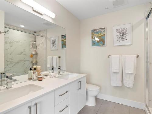 507-1450 Glentana Rd, View Royal, BC - Indoor Photo Showing Bathroom