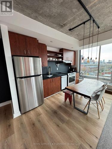 502 - 301 Markham Street, Toronto, ON - Indoor Photo Showing Kitchen