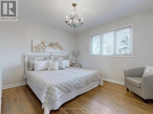 18 Courtsfield Crescent, Toronto, ON - Indoor Photo Showing Bedroom