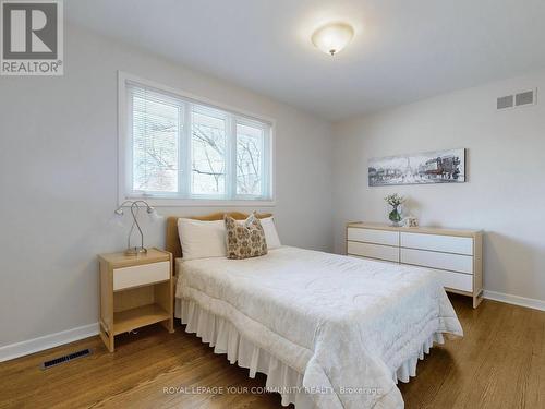 18 Courtsfield Crescent, Toronto, ON - Indoor Photo Showing Bedroom