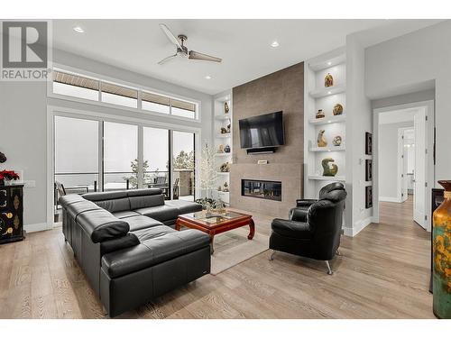 3490 Shayler Road, Kelowna, BC - Indoor Photo Showing Living Room With Fireplace