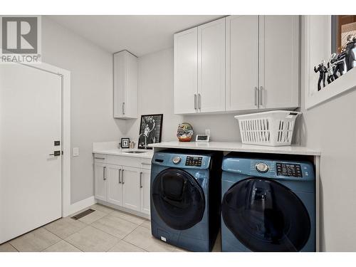 3490 Shayler Road, Kelowna, BC - Indoor Photo Showing Laundry Room